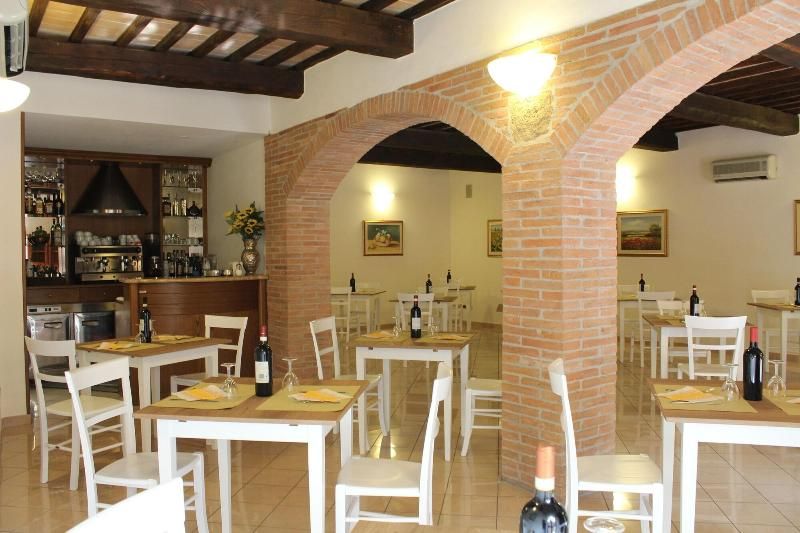 Hotel La Pace 3 estrelas em Asciano