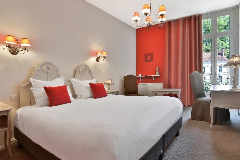 Logis Hotel Charbonnel 3