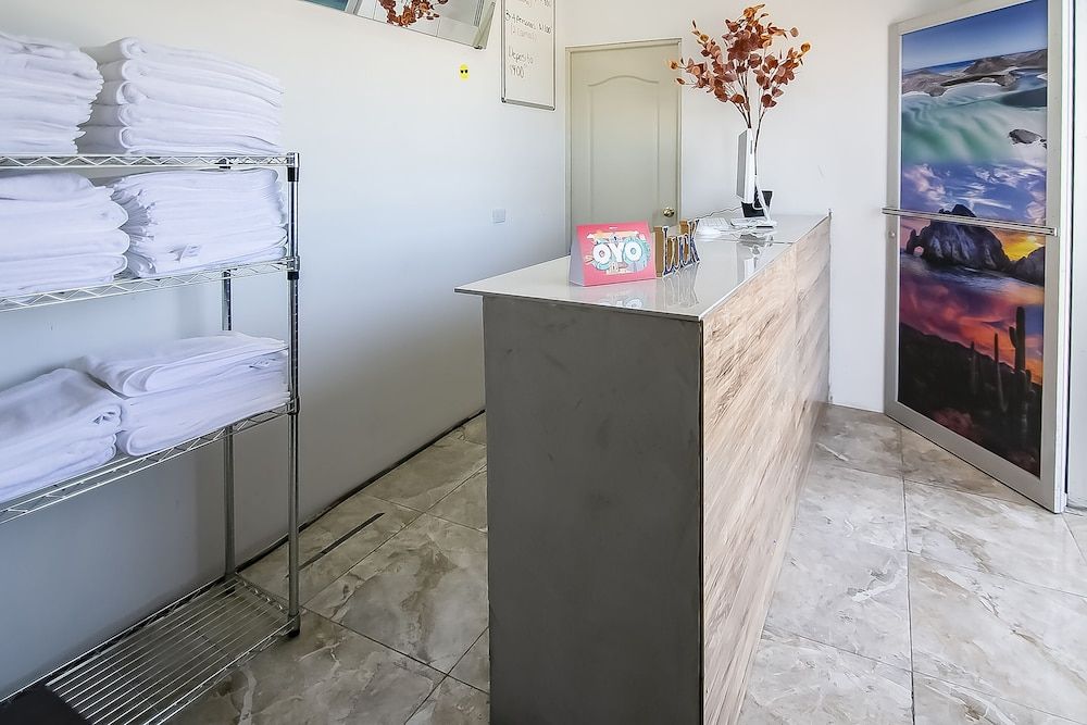 OYO Hotel Plaza Las Torres, Cabo San Lucas 3