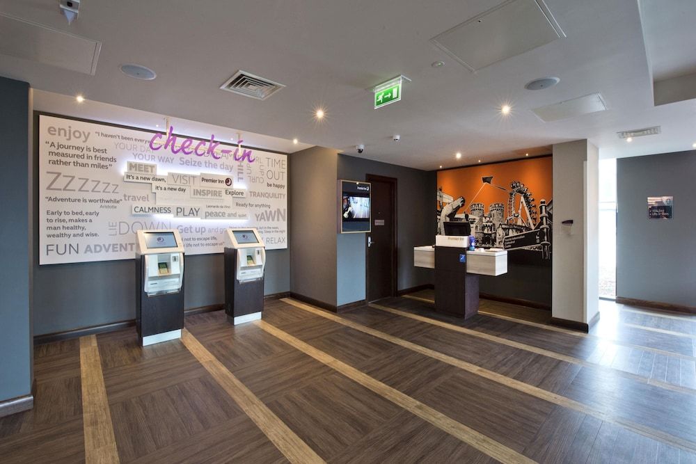 Premier Inn Slough West - Slough Trading Estate 2