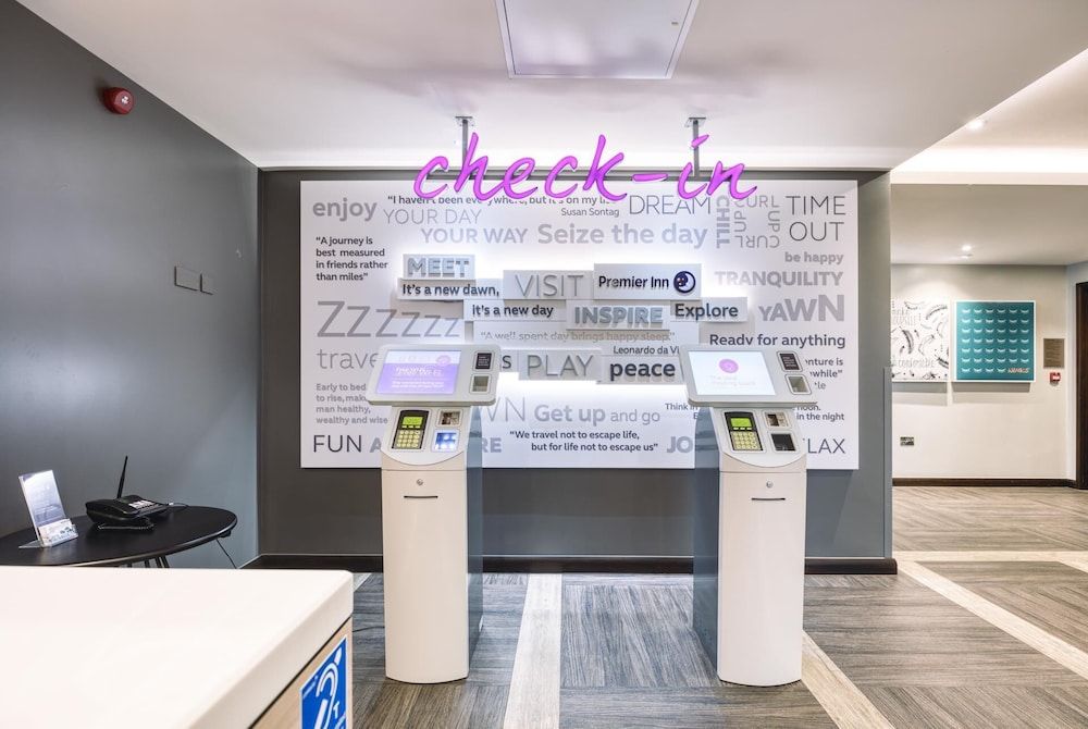 Premier Inn Wokingham Town Centre 3