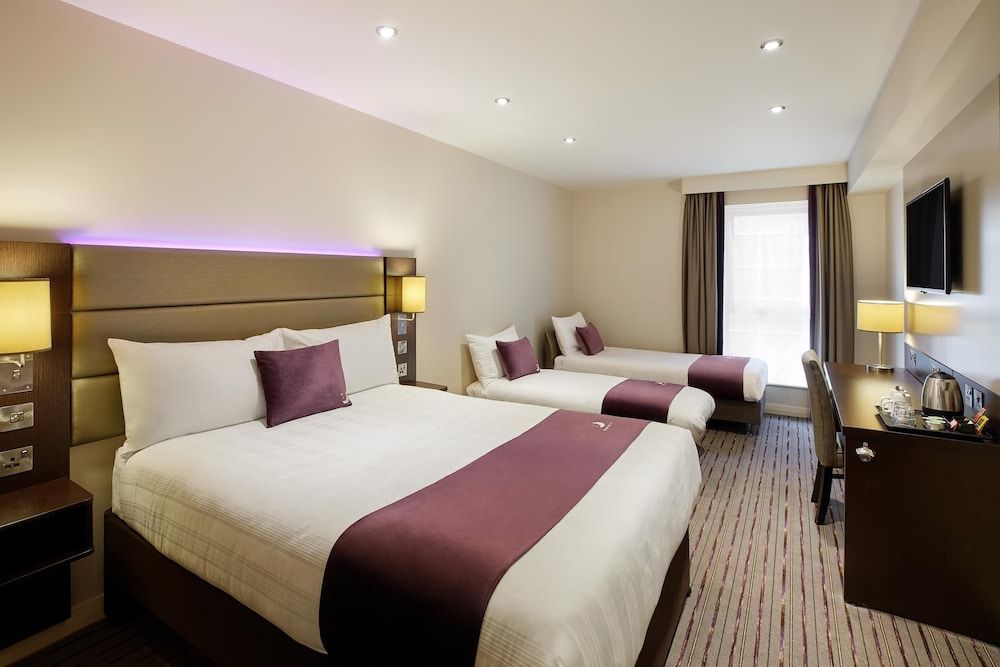 Premier Inn Ashford Central 3