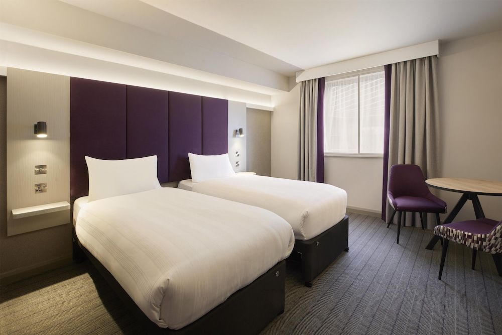 Premier Inn Wolverhampton City Centre 3