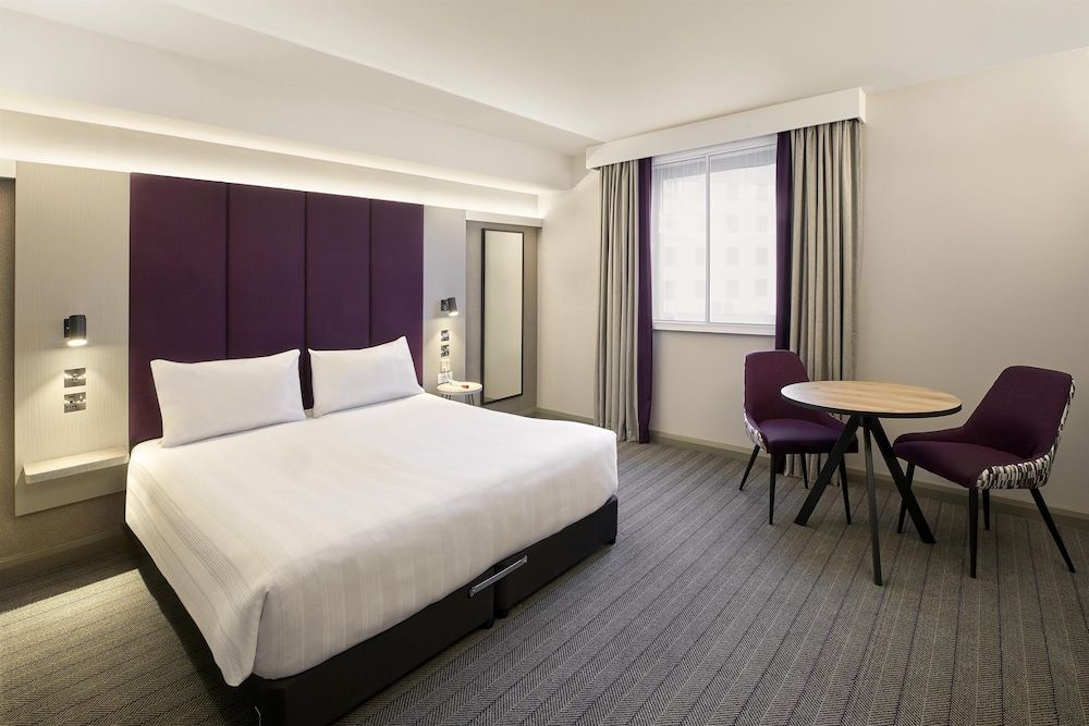 Premier Inn Wolverhampton City Centre 2
