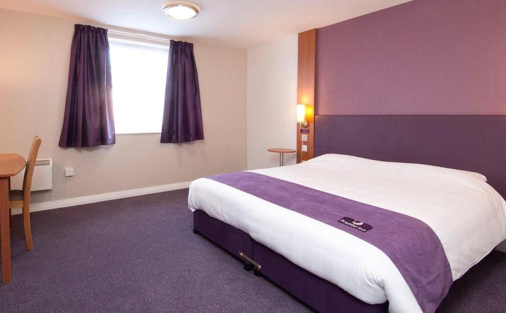Premier Inn Wrexham City Centre 3