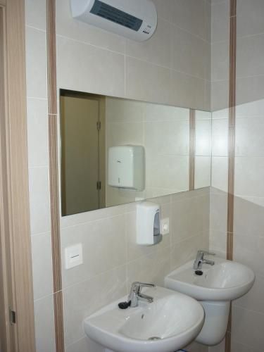 Pensión-Albergue Puente Ribeira 2