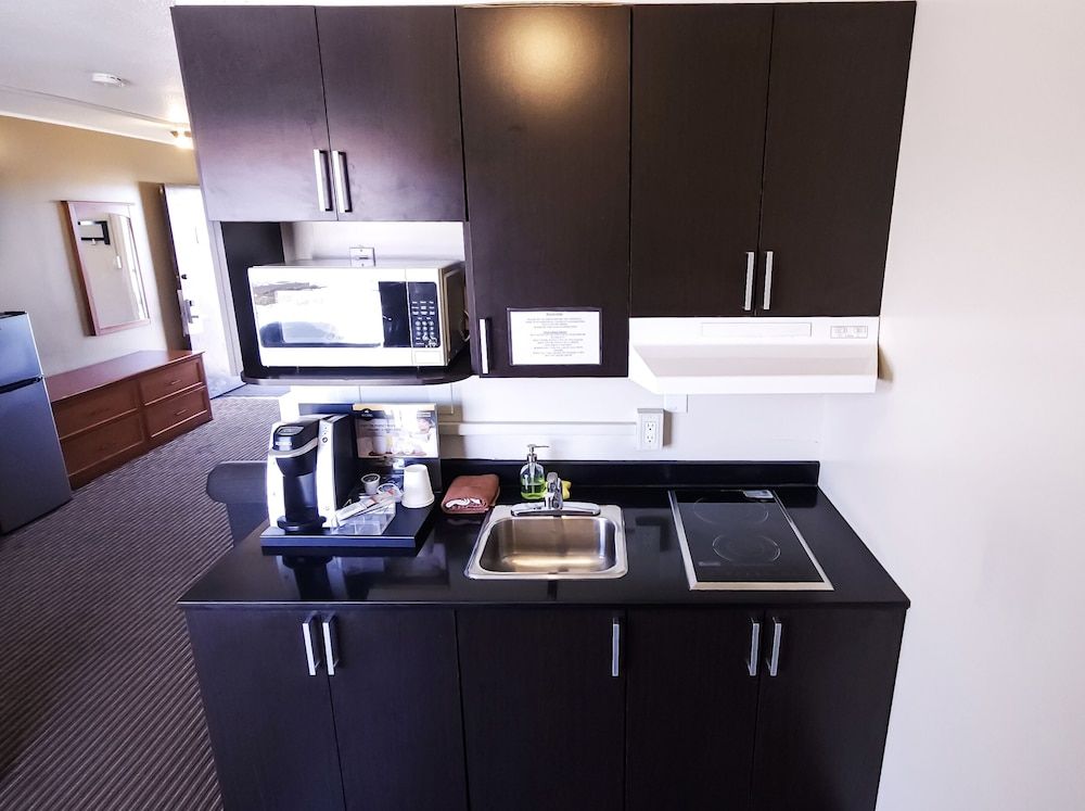 Northern Lights Inn & Suites 2