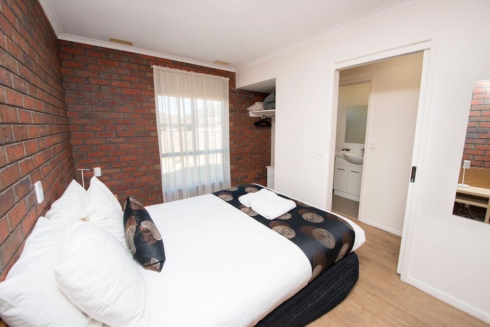 Jacaranda Motel & Holiday Units 2