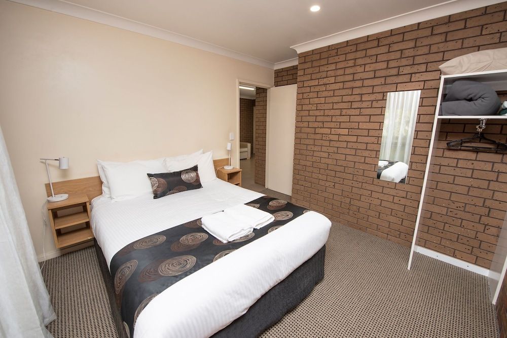 Jacaranda Motel & Holiday Units 3
