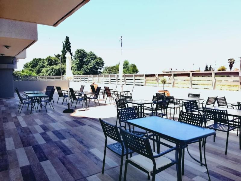 Ivory Hotel 2 étoiles à Theologos