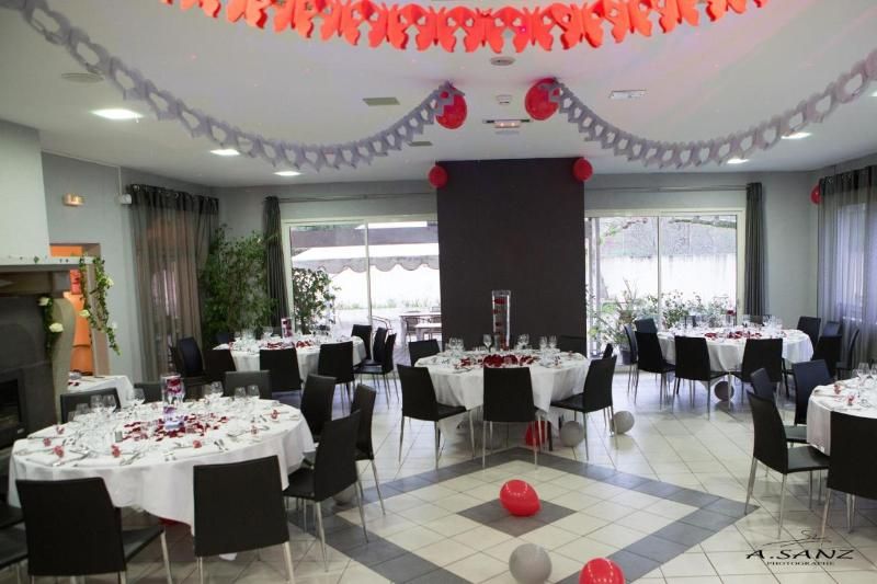 Logis Hotel Le Pont Bernet 2 estrelas em Le Pian-Médoc