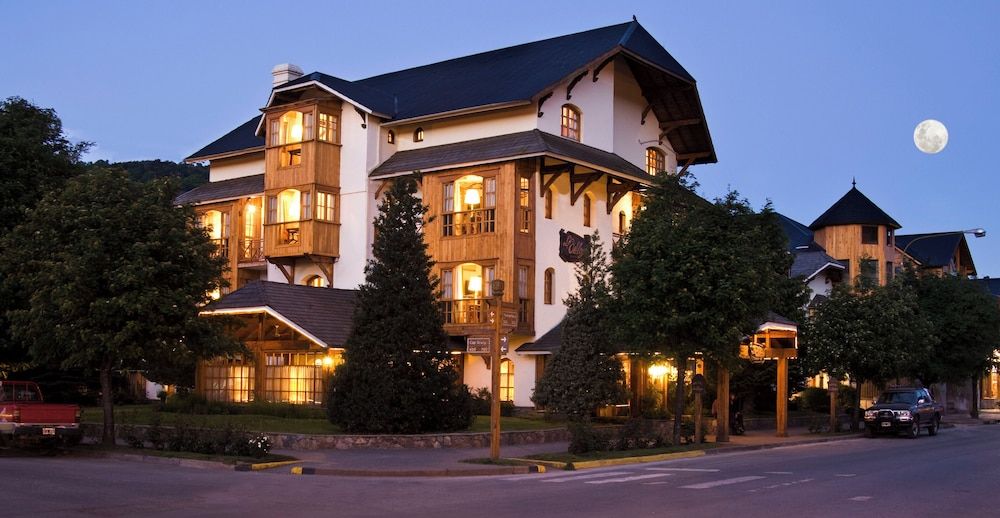 Le Village Hotel y Cabañas 3 estrellas en San Martín de los Andes