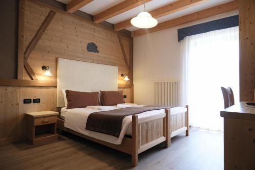 Flos Hotel 2