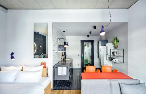 STAYERY Bielefeld Hauptbahnhof 2