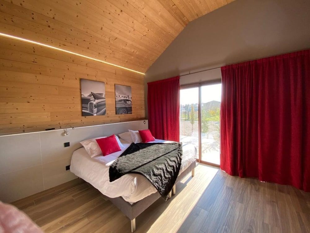 WORLD HOTEL 3 estrellas en Saint-Vulbas