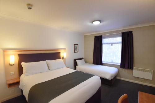 Lea Gate by Greene King Inns 3