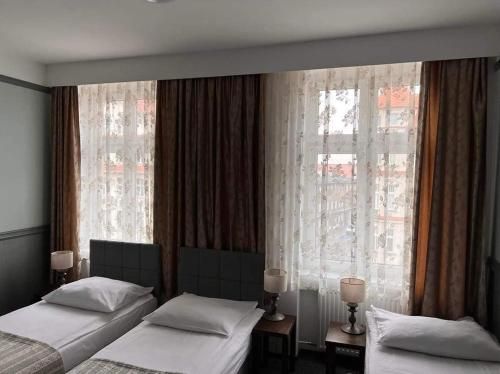 W Starej Kamienicy 2