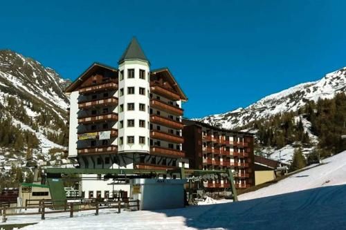 Hotel Adler 3 estrelas em Sondrio