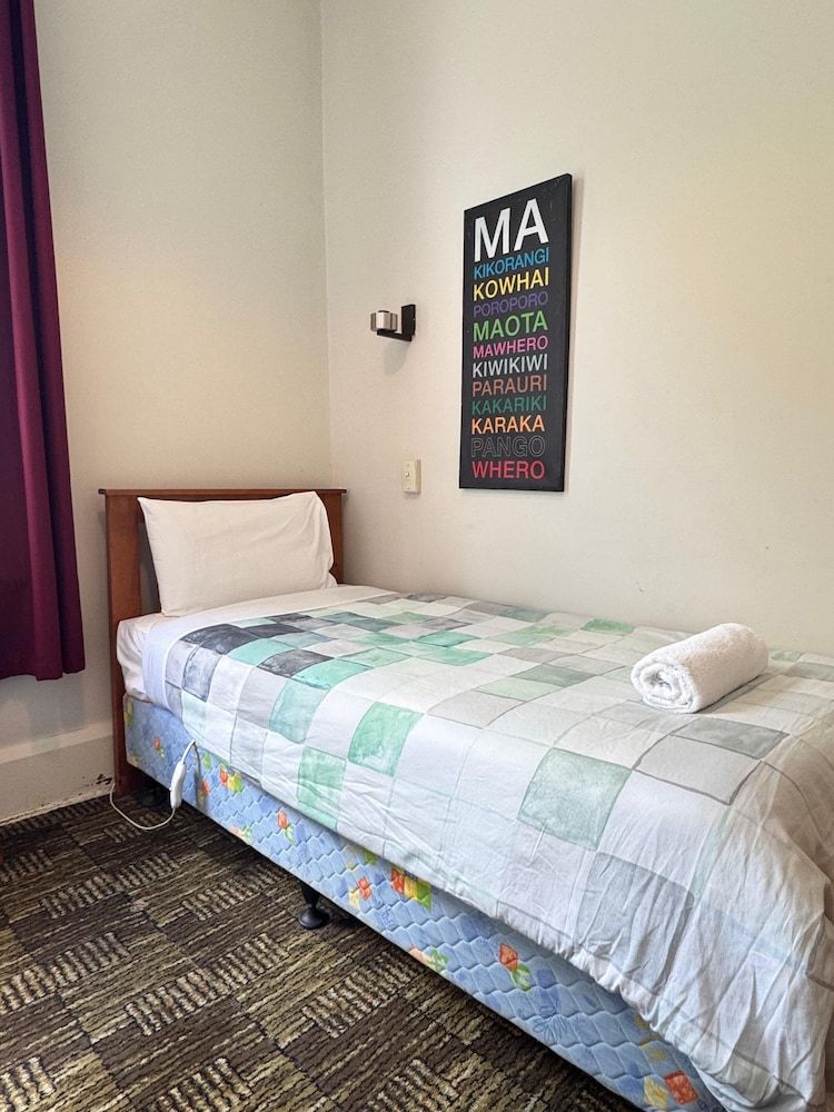 Gladstone Grand Hotel