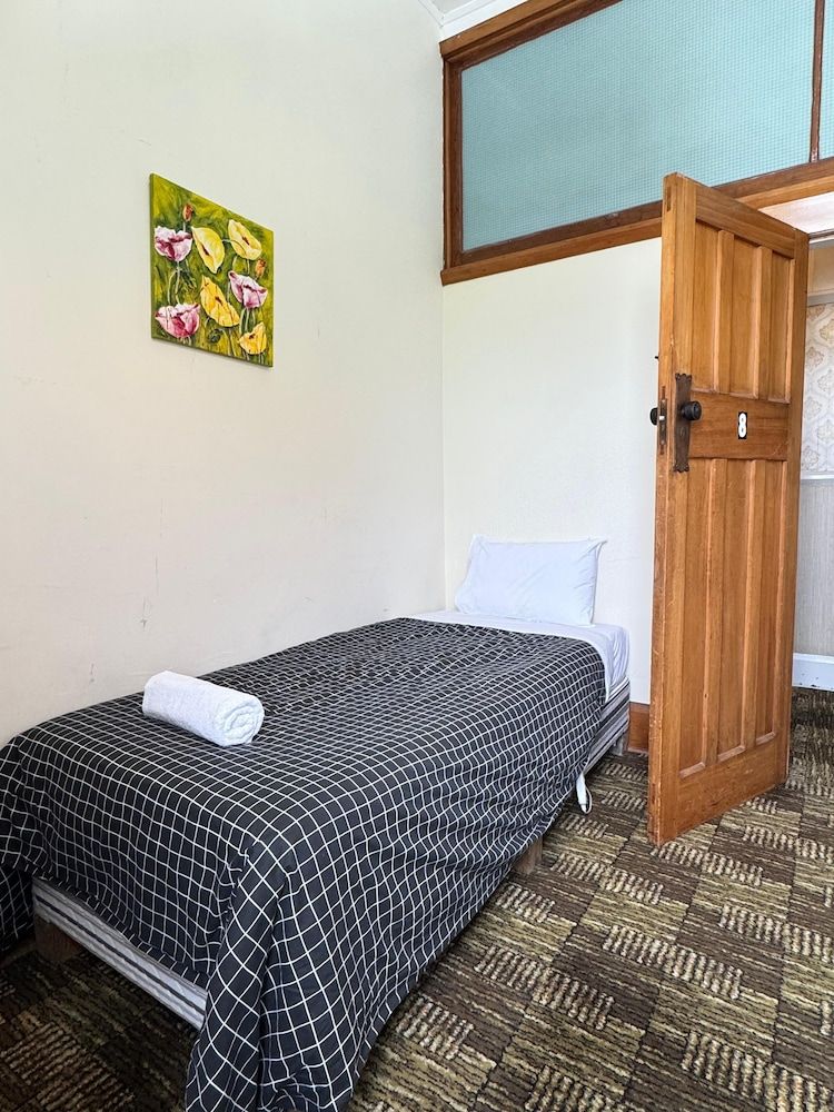 Gladstone Grand Hotel 3