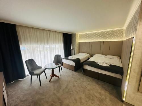 Hotel Cosmos 3