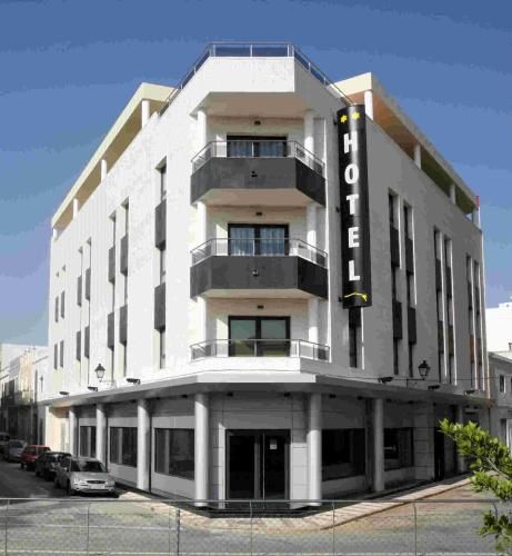 Nou Avenida 2 estrelas em Quintanilla de Onésimo