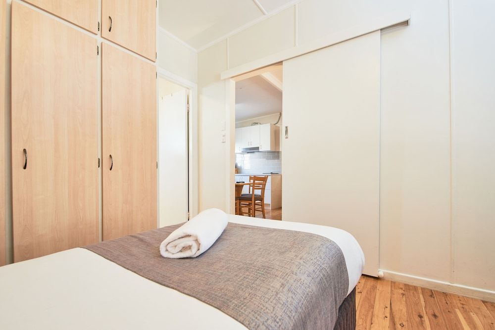 Ruthven Street Motor Inn 3