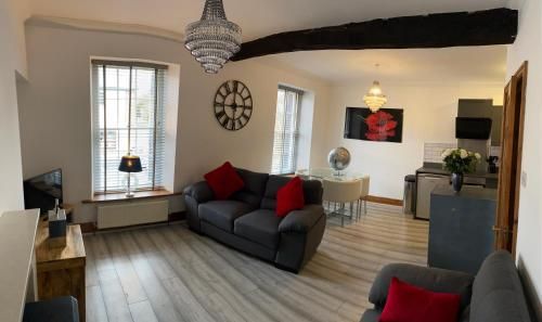 Crown and Cushion Appleby 2