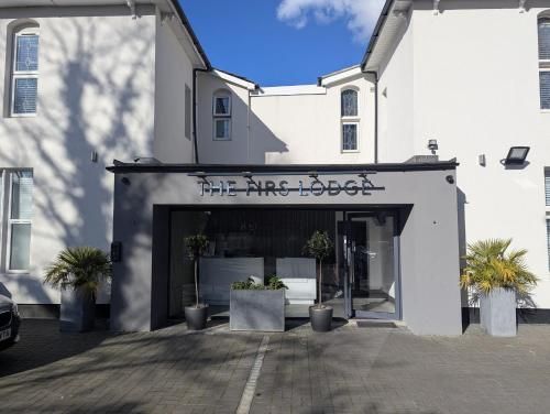 OYO Firs Lodge London Heathrow 3