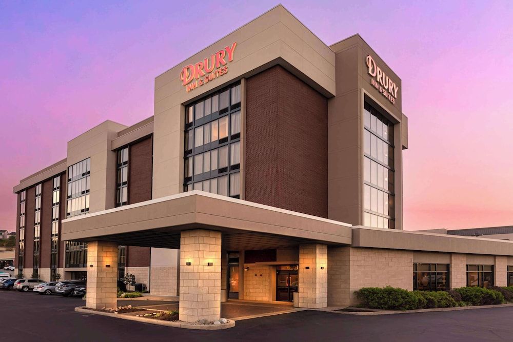 Drury Inn & Suites Southwest St. Louis 1