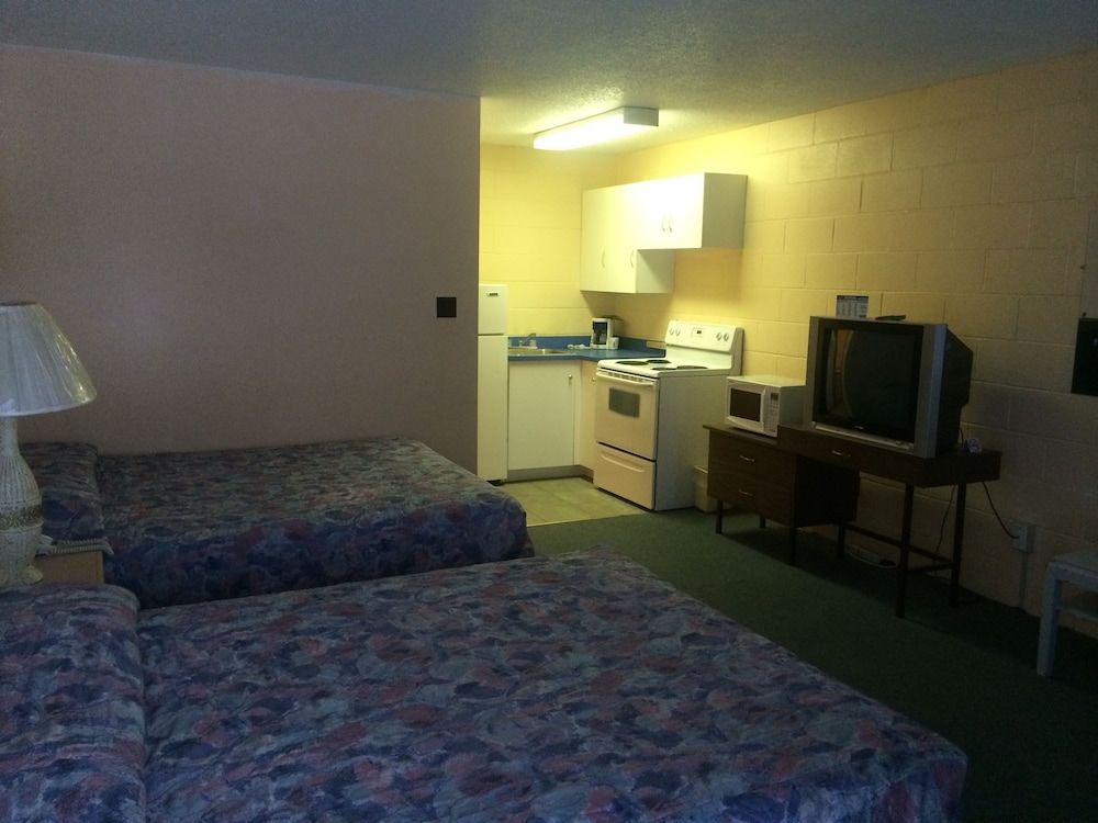 Road Runner Motel 3