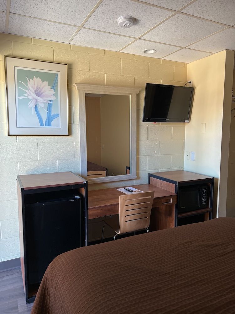 Executive Inn & Suites Near Lackland AFB 3