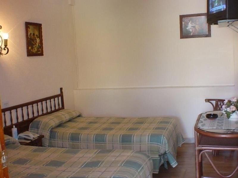 Hostal Las Encinas 3