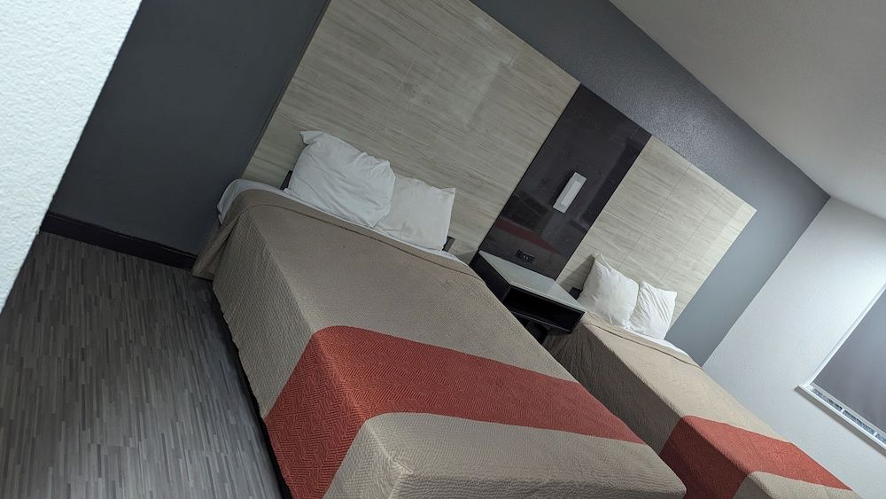 Evergreen Inn Portland Airport 2