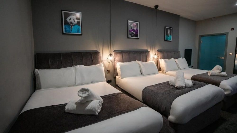 Hotel 105 by Hillcrest Hotel 1