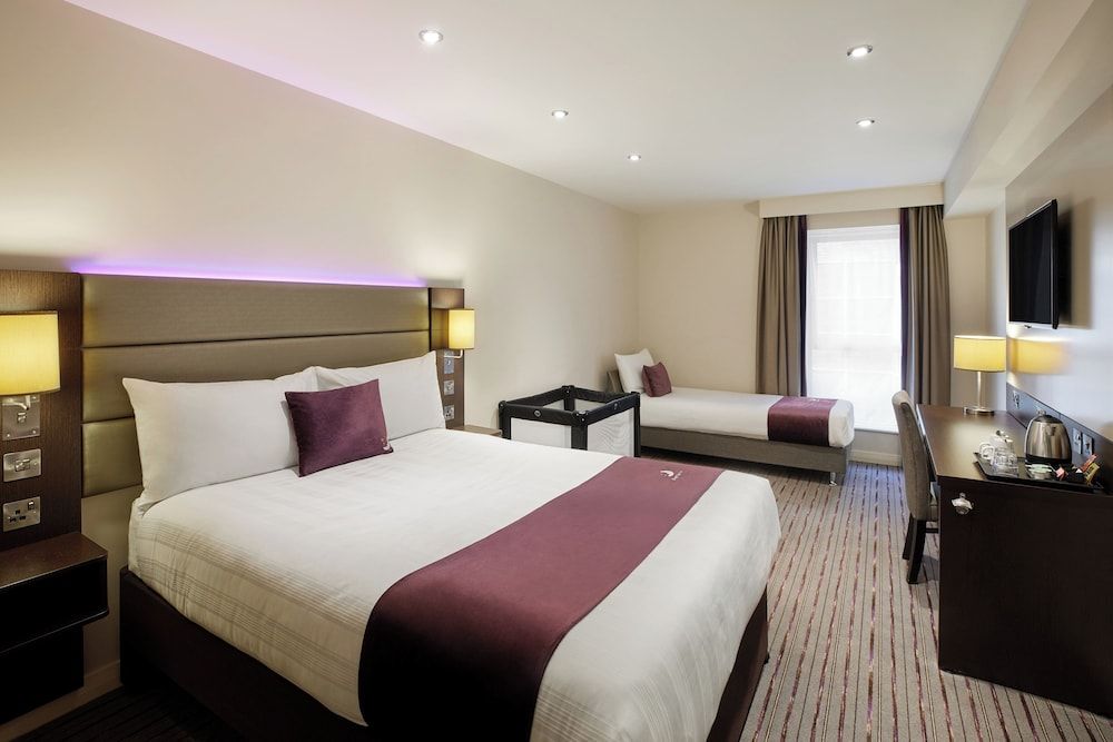 Premier Inn Falkirk North 2