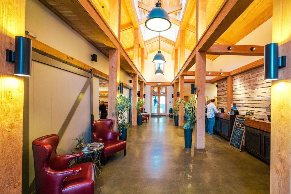 Rush Creek Lodge and Spa at Yosemite 3