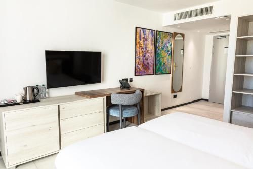 CA Sand Dune Hotel 2