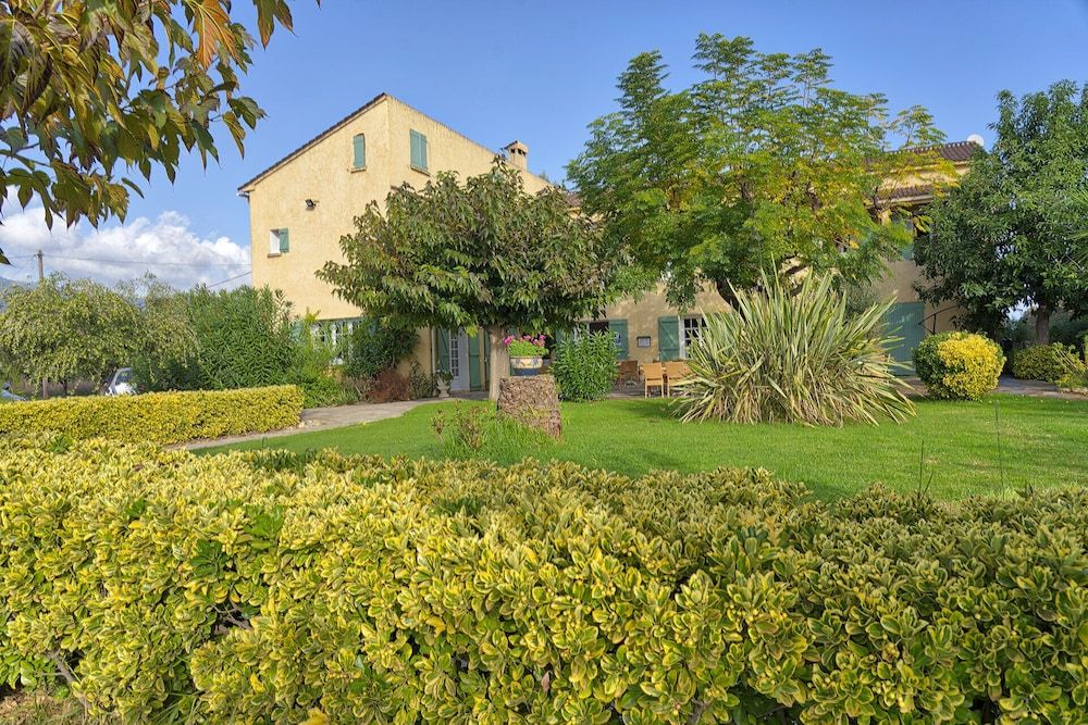 Auberge Les Oliviers 3 estrelas em Lucciana