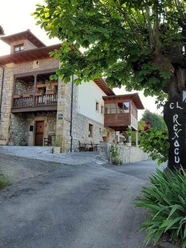 Hotel Rural El Rexacu 1