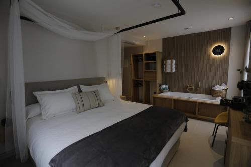 Hotel Puerto de Luarca 2