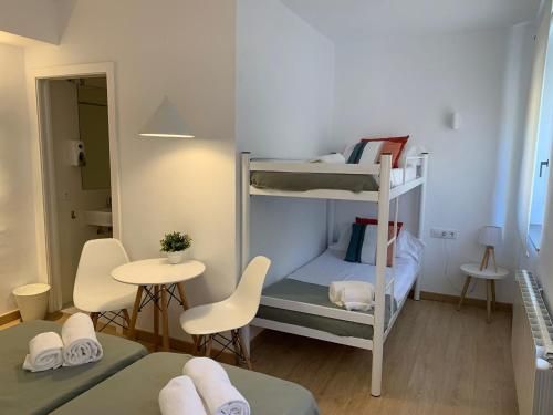 Hostal by El Collell TODO INCLUIDO 2