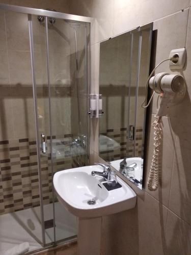 Hostal Restaurante Cornella 3 estrellas en Cornellá de Llobregat