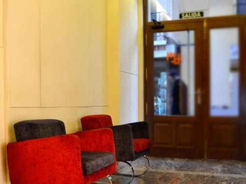 Hostal Bajo La Muralla 3