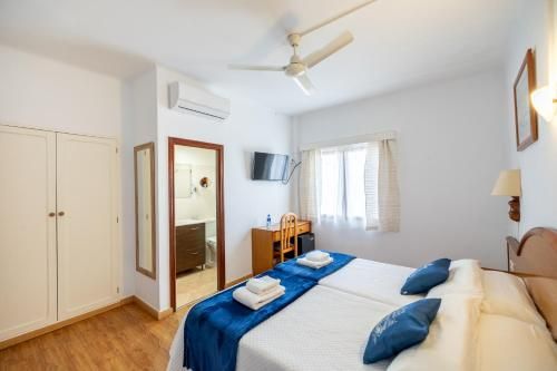 HOSTAL DORIS - Adults Only 4 estrellas en Colonia de San Jorge