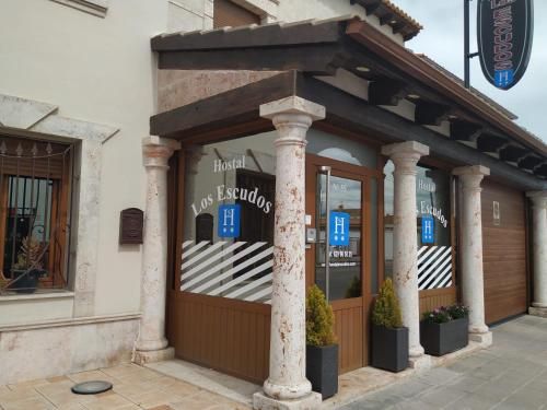 Hostal Los Escudos 1