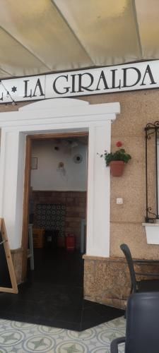 Hostal Restaurante La Giralda 3