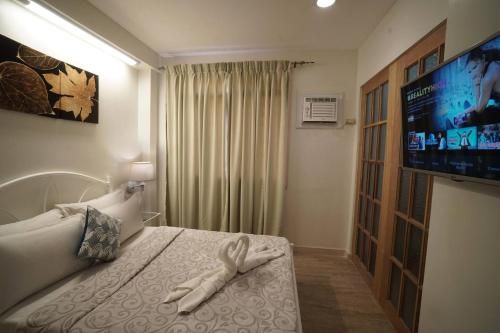 1775 Adriatico Suites 3