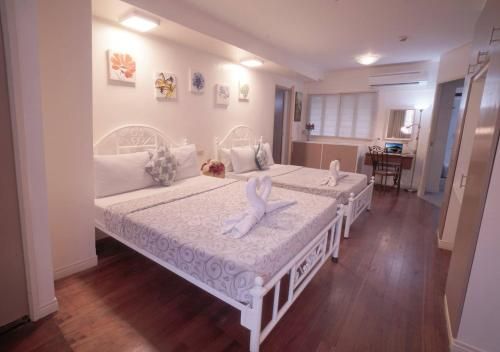 1775 Adriatico Suites 2