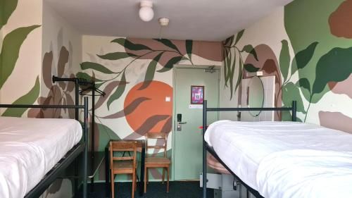 The Flying Pig Beach Hostel 3